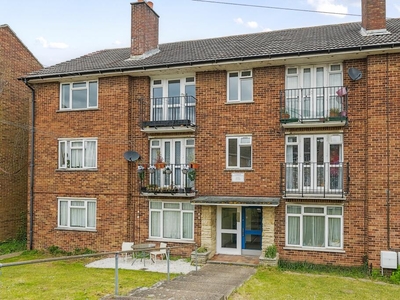 2 bedroom flat for sale in Firmstone Road, Winchester, SO23