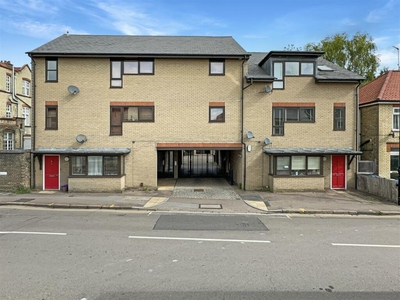 2 bedroom flat for sale in Mill Road, Cambridge, CB1