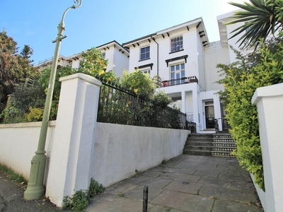 2 bedroom flat for sale in Norfolk Square, Brighton, BN1 2PD, BN1