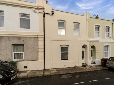 2 bedroom flat for sale in Penrose Street, Plymouth, PL1