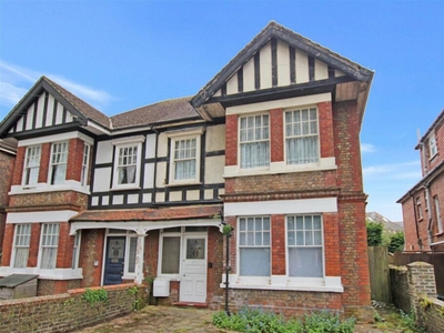 2 bedroom flat for sale in Shakespeare Road, Worthing BN11 4AS, BN11