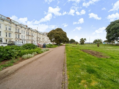 2 bedroom flat for sale in South Parade, Southsea, PO5
