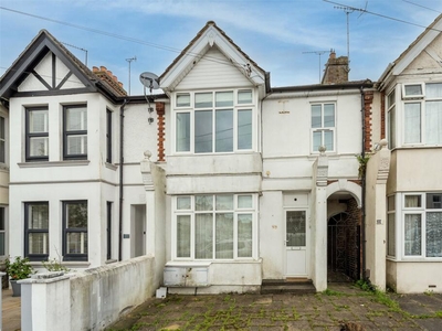 2 bedroom flat for sale in Southfield Road, Worthing, West Sussex, BN14