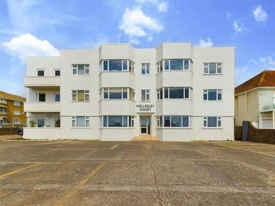 2 bedroom flat for sale in Wellesley Court, West Parade, Worthing, BN11