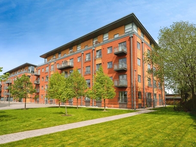 2 bedroom flat for sale in Woodhouse Close, WORCESTER, Worcestershire, WR5