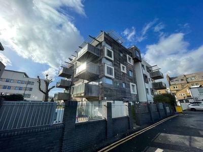 2 bedroom flat to rent Southend-on-sea, SS1 1GL