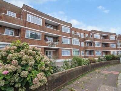 2 bedroom ground floor flat for sale in Hastings Court, Winchelsea Gardens, Worthing BN11 5DD, BN11