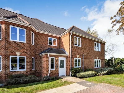 2 bedroom ground floor flat for sale in Little Horse Close, Earley, Reading, RG6