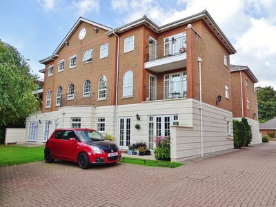2 bedroom ground floor flat for sale in Winn Road, Southampton, SO17