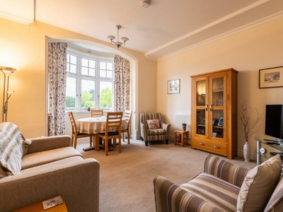 2 bedroom retirement property for sale in 15 Newbold Court, Binswood Avenue, Leamington Spa, Warwickshire, CV32 5DH, CV32