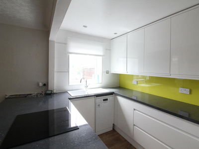 2 bedroom semi-detached house for rent in Cottingley Approach, Leeds, West Yorkshire, LS11