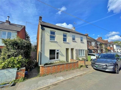 2 Bedroom Semi-detached House For Rent In Farnborough, Hampshire
