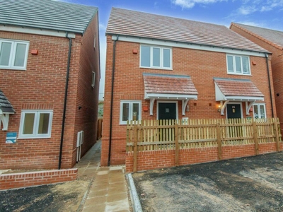 2 bedroom semi-detached house for rent in Nicholson Close, Redhill, Nottingham, NG5 8RQ, NG5