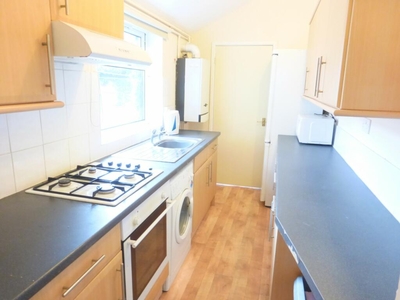 2 bedroom terraced house for rent in Hawthorne Grove, Beeston, NG9 2FG, NG9