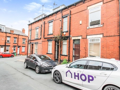 2 bedroom terraced house for rent in Oban Place, Armley, Leeds, LS12