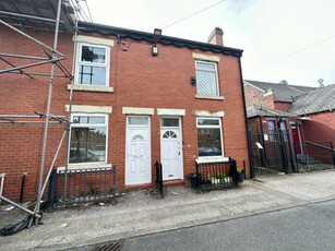 2 bedroom terraced house for rent in Santley Street, Manchester, M12