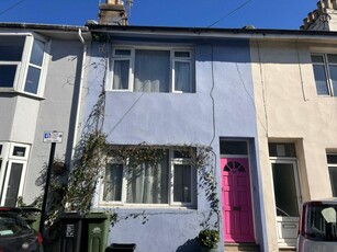 2 bedroom terraced house for rent in Washington Street, BN2