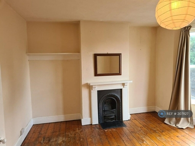 2 bedroom terraced house for rent in Whitehall Road, Bristol, BS5