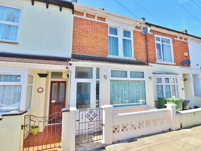 2 bedroom terraced house for sale in Aylesbury Road, Copnor, PO2