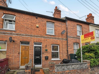 2 bedroom terraced house for sale in Central Reading, Berkshire, RG2