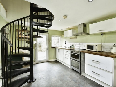 2 bedroom terraced house for sale in Dover Street, Maidstone, ME16