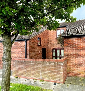 2 bedroom terraced house for sale in Kings Road, Bury St. Edmunds, IP33