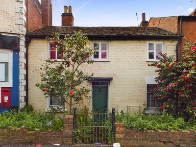 2 bedroom terraced house for sale in London Road, Worcester, Worcestershire, WR5