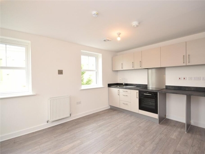 2 bedroom town house for rent in Bolton Court, Leeds, West Yorkshire, LS14