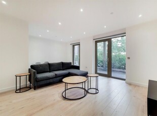 3 bedroom apartment for rent in 21 Atlantis Avenue, London, E16