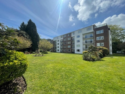 3 bedroom apartment for rent in Avenue Court, Branksome Park BH13