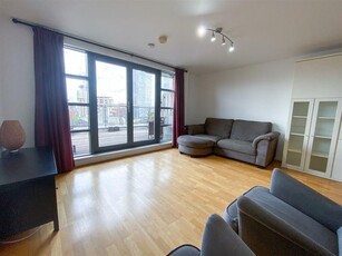 3 bedroom apartment for rent in City Gate 1, Blantyre Street, Castlefield, M15