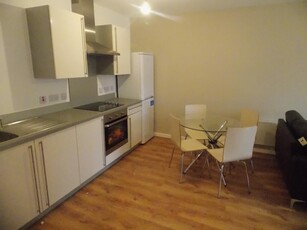3 bedroom apartment for rent in Derwent Street, Salford, M5