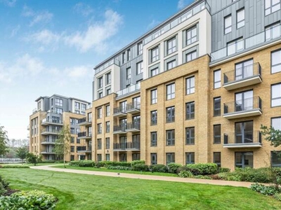 3 Bedroom Apartment For Rent In Teddington, Middlesex