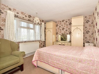 3 Bedroom Apartment For Sale In Ilford