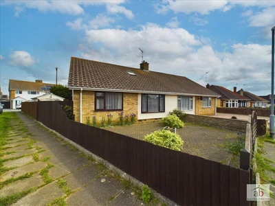 3 bedroom bungalow for sale in Coral Drive, Ipswich, IP1