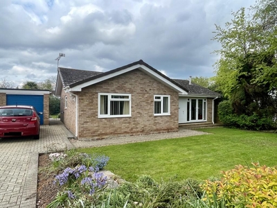 3 bedroom bungalow for sale in Grindle Way, Clyst St Mary, EX5