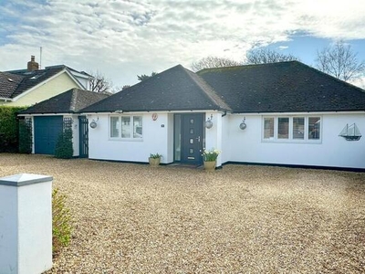 3 Bedroom Bungalow Milford On Sea Hampshire
