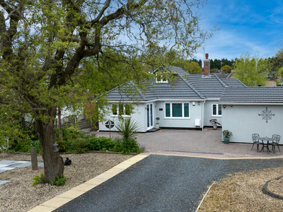 3 bedroom detached bungalow for sale in Dyas Road, Hollywood, B47