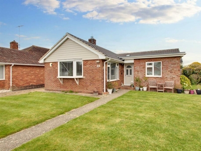3 bedroom detached bungalow for sale in Singleton Crescent, Goring-By-Sea, Worthing, BN12