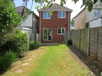 3 bedroom detached house for rent in Churchill Road, Parkstone, Poole, BH12