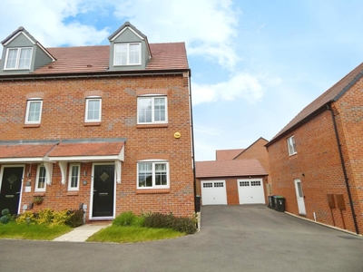 3 bedroom detached house for rent in Hanover Court, Hucknall, NG15