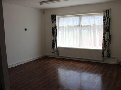 3 Bedroom Detached House For Rent In Luton, Bedfordshire