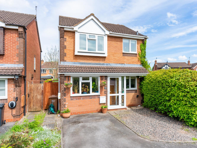 3 bedroom detached house for sale in Bearcroft Avenue, Great Meadow, Worcester, Worcestershire., WR4