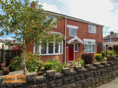 3 bedroom detached house for sale in Courtway Drive, Sneyd Green, ST1