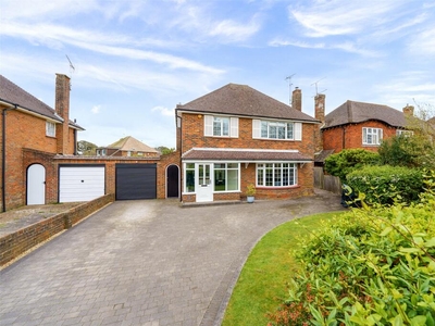 3 bedroom detached house for sale in Falmer Avenue, Goring-by-Sea, Worthing, West Sussex, BN12
