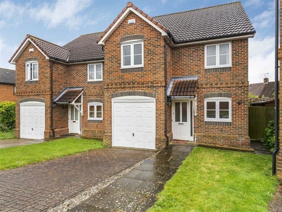 3 bedroom detached house for sale in Grove Mews, Emmer Green, Reading, RG4
