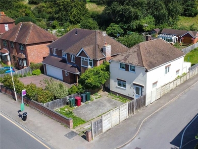 3 bedroom detached house for sale in Hemdean Road, Caversham, Reading, Berkshire, RG4