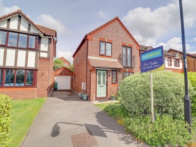 3 bedroom detached house for sale in Hulton Close, Waterside Park, SO19