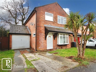 3 bedroom detached house for sale in Milden Road, Ipswich, Suffolk, IP2