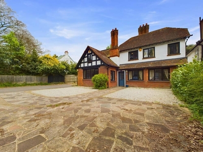 3 bedroom detached house for sale in Offington Lane, Worthing, West Sussex BN14 9RT, BN14